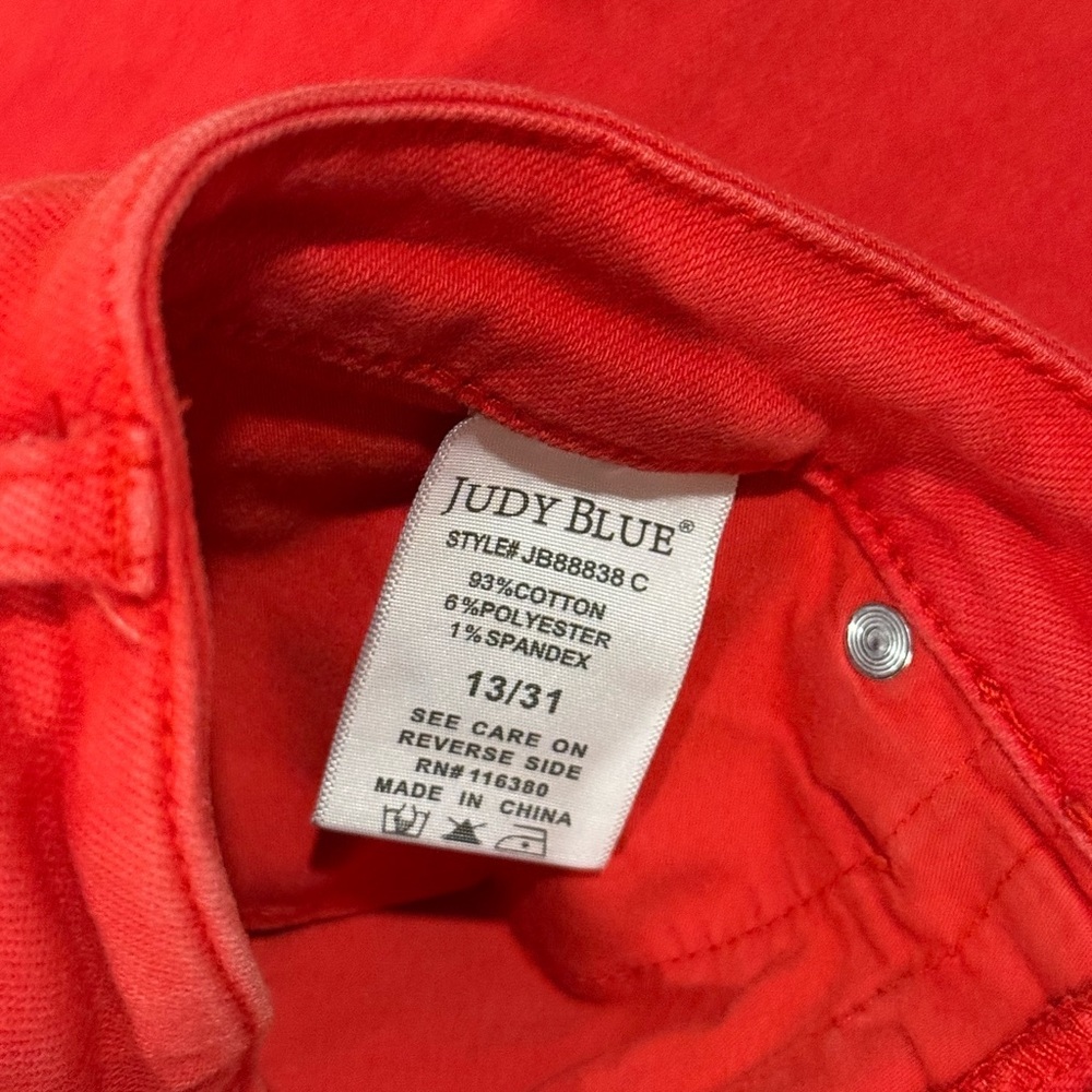 Judy Blue Tummy Control Cropped Denim Jeans​ - Picture 8 of 8